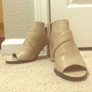 Calvin Klein Ellcia size 8